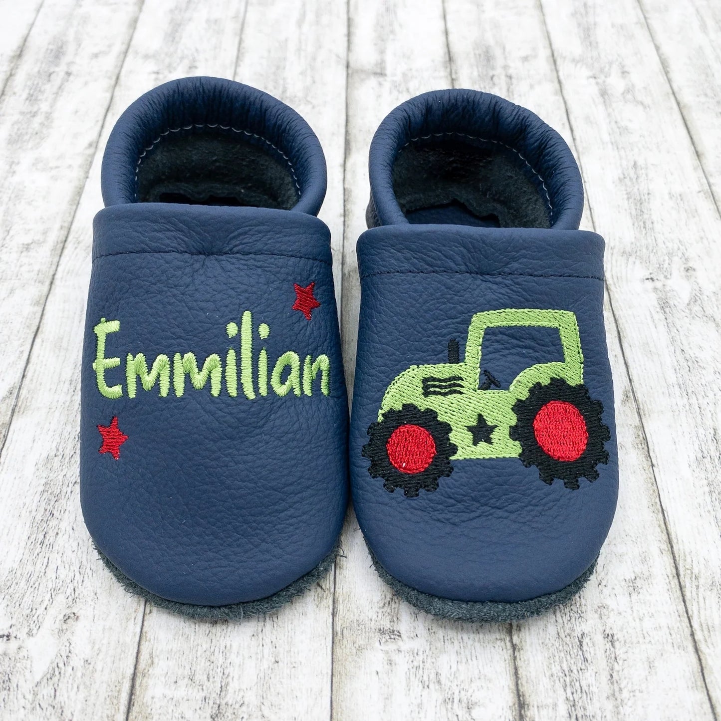 Krabbelschuhe aus Leder - personalisierbar mit Trecker