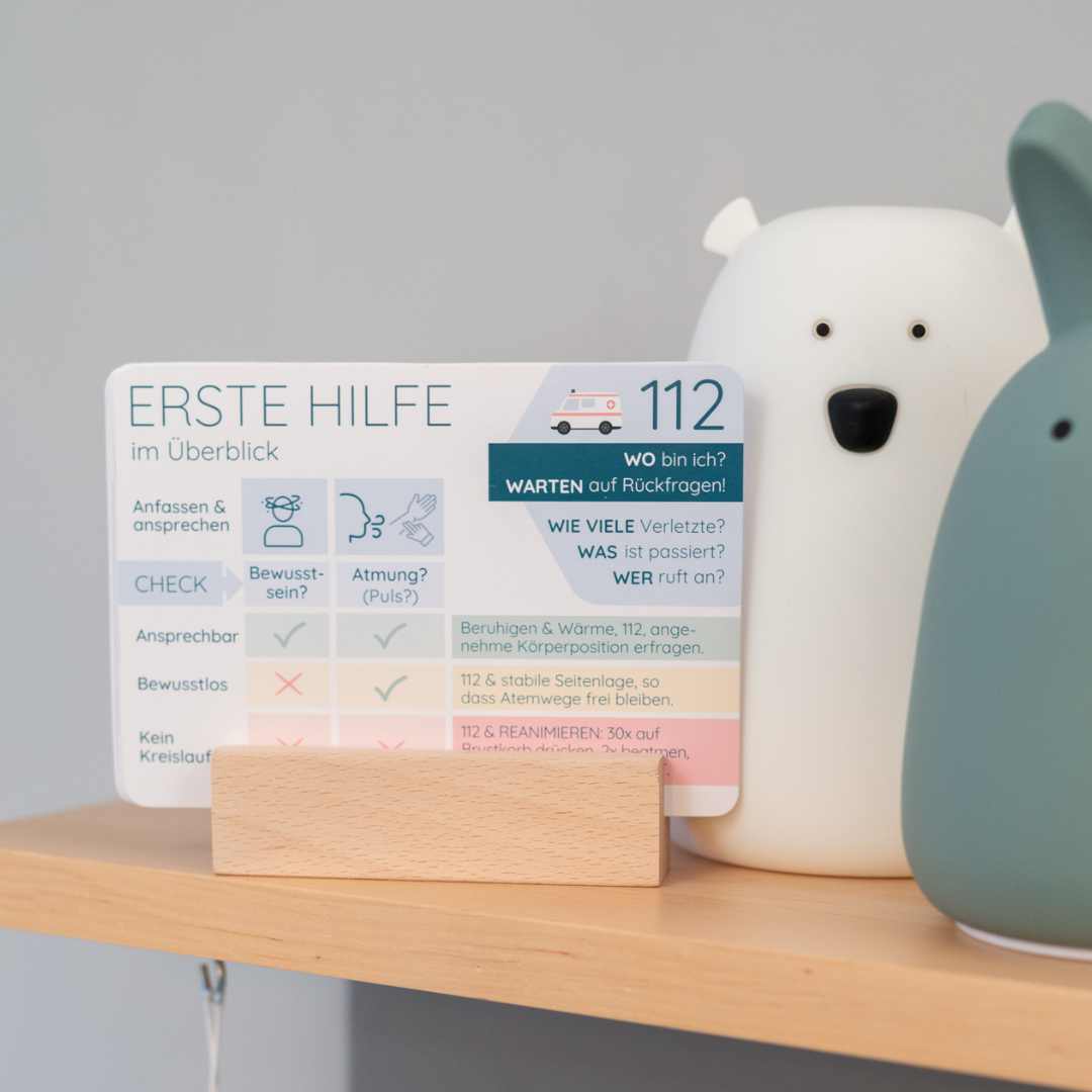 Erste-Hilfe-Karten mit Holzständer