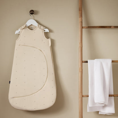SnüzPouch Babyschlafsack 2,5 TOG – Sand Cloud & Cashmere Cross