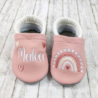 Krabbelschuhe aus Leder - personalisierbar mit verschiedenen Regenbogen