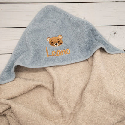 Personalisiertes Baby Geschenk Set mit Namen – Krabbelschuhe, Schmusetuch & Kapuzenhandtuch