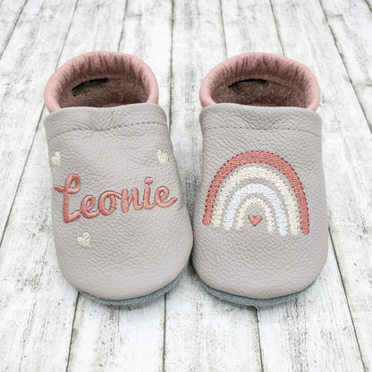 Krabbelschuhe aus Leder - personalisierbar mit verschiedenen Regenbogen