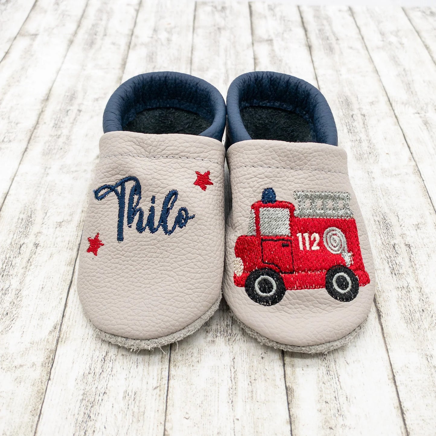 Krabbelschuhe aus Leder - personalisierbar mit Feuerwehr