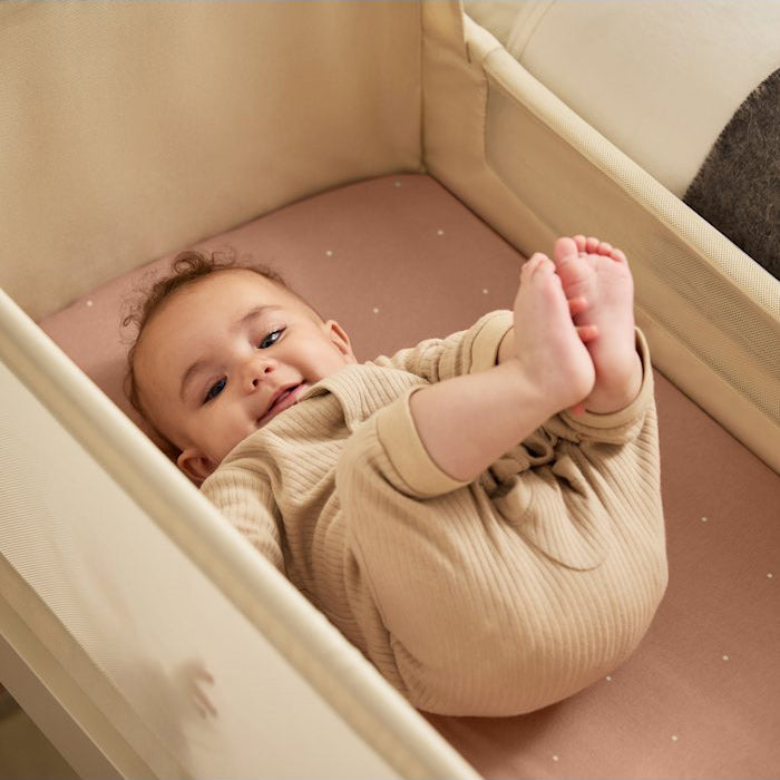 Snüz Beistellbetten – Nähe, Geborgenheit und erholsamer Babyschlaf