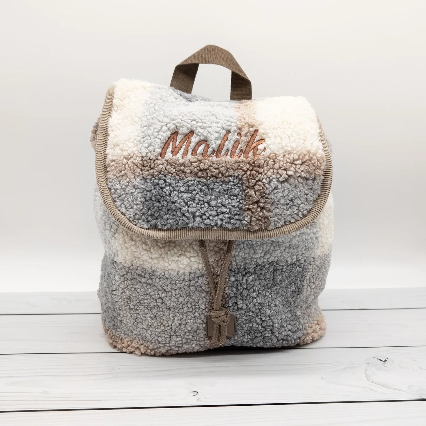 Personalisierter Teddy Kinderrucksack – Bouclé Rucksack für Baby & Kindergarten