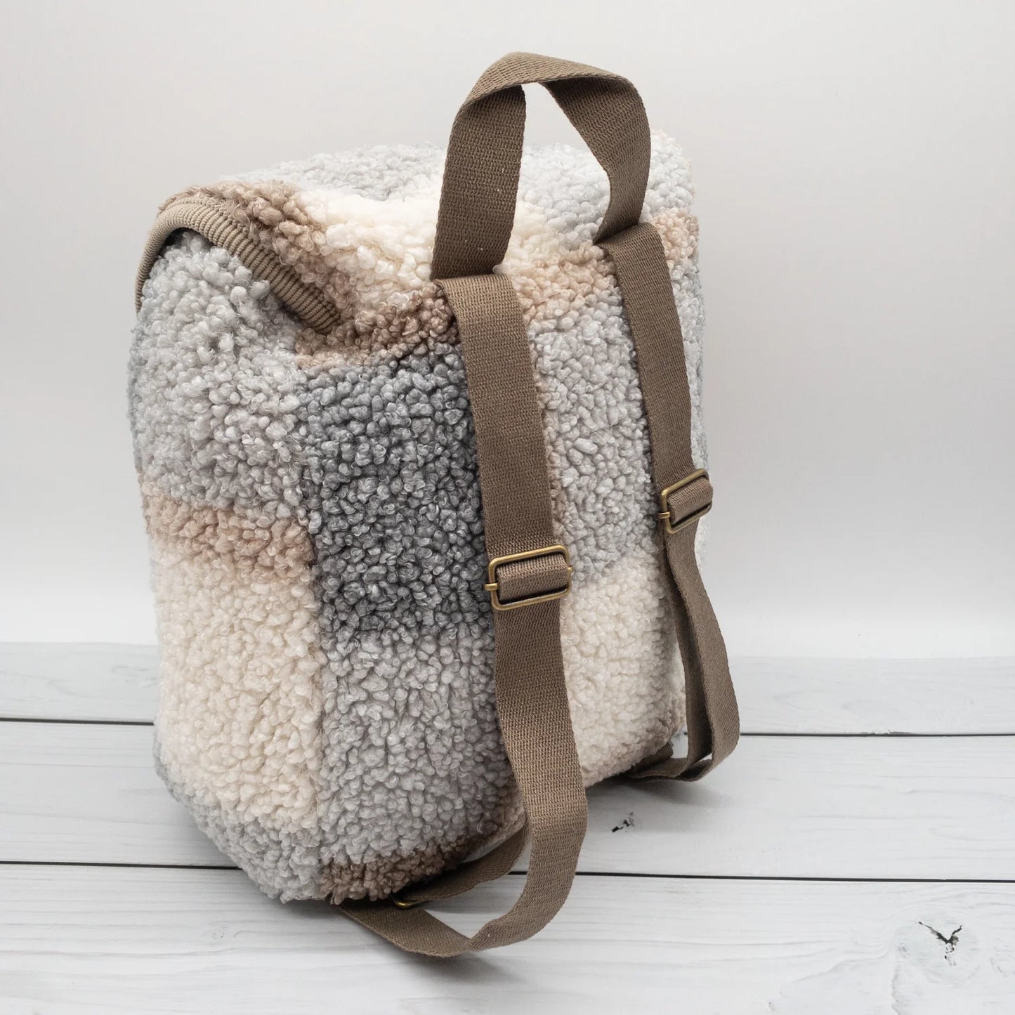 Personalisierter Teddy Kinderrucksack – Bouclé Rucksack für Baby & Kindergarten