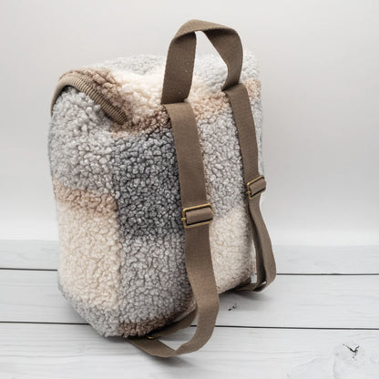 Personalisierter Teddy Kinderrucksack – Bouclé Rucksack für Baby & Kindergarten