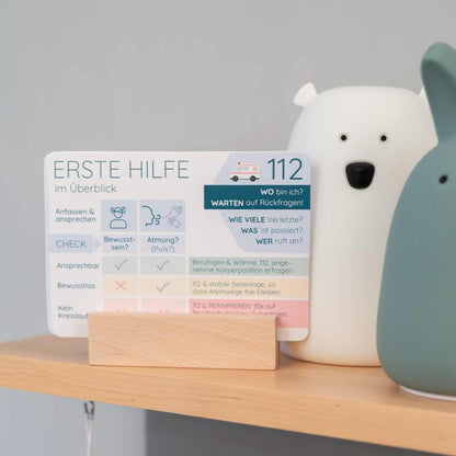 Erste-Hilfe-Karten mit Holzständer